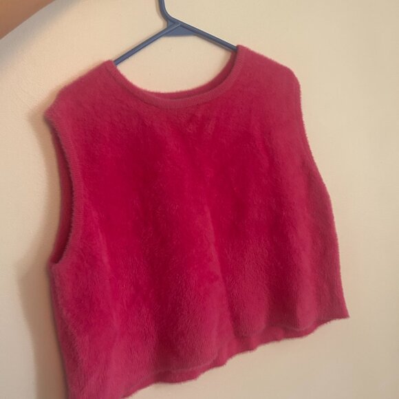 Hunkon Pink Fuzzy Vest - Picture 4 of 5